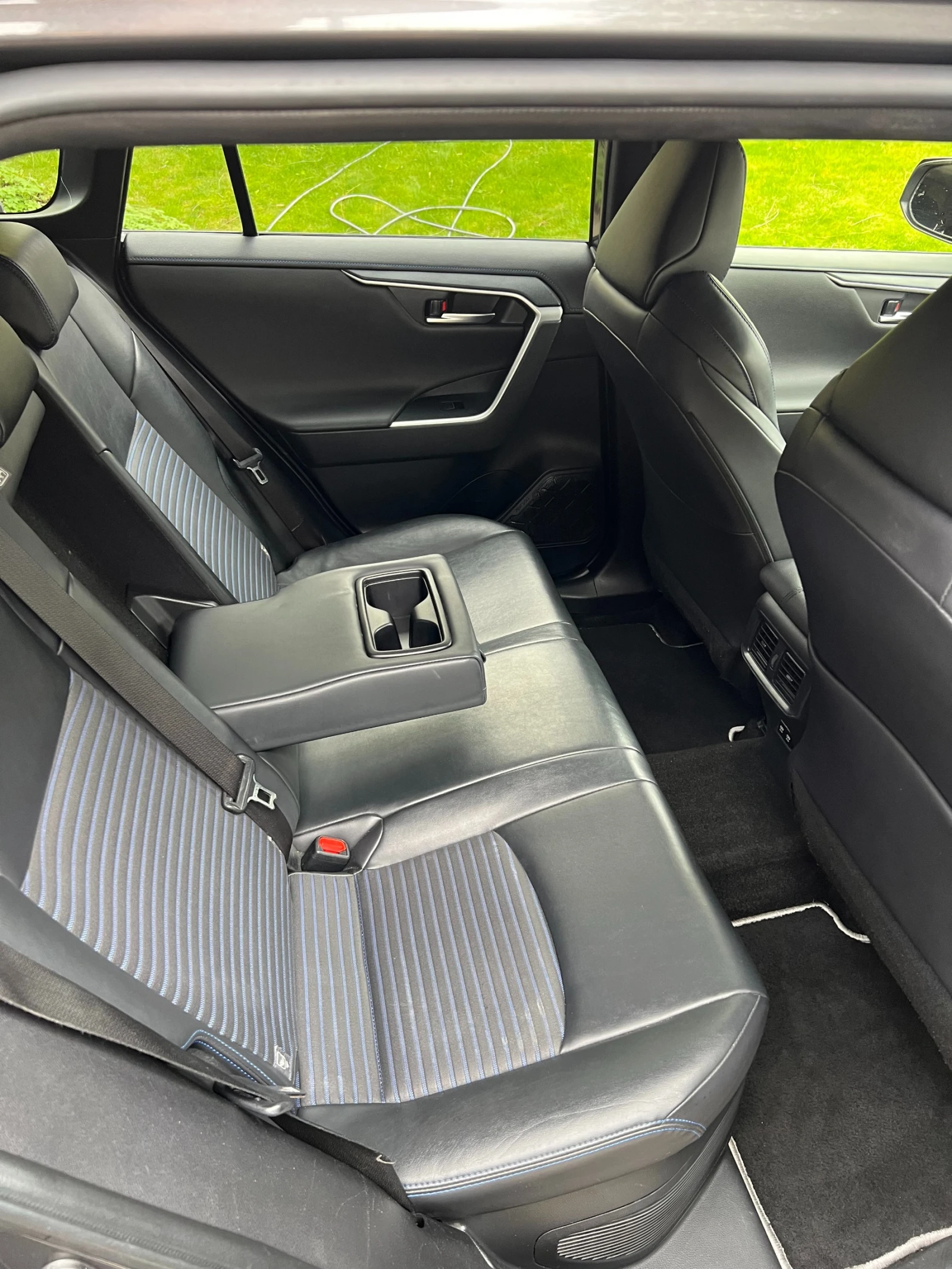 Toyota Rav4 2.5 HEV STYLE, снимка 8 - Автомобили и джипове - 54344039