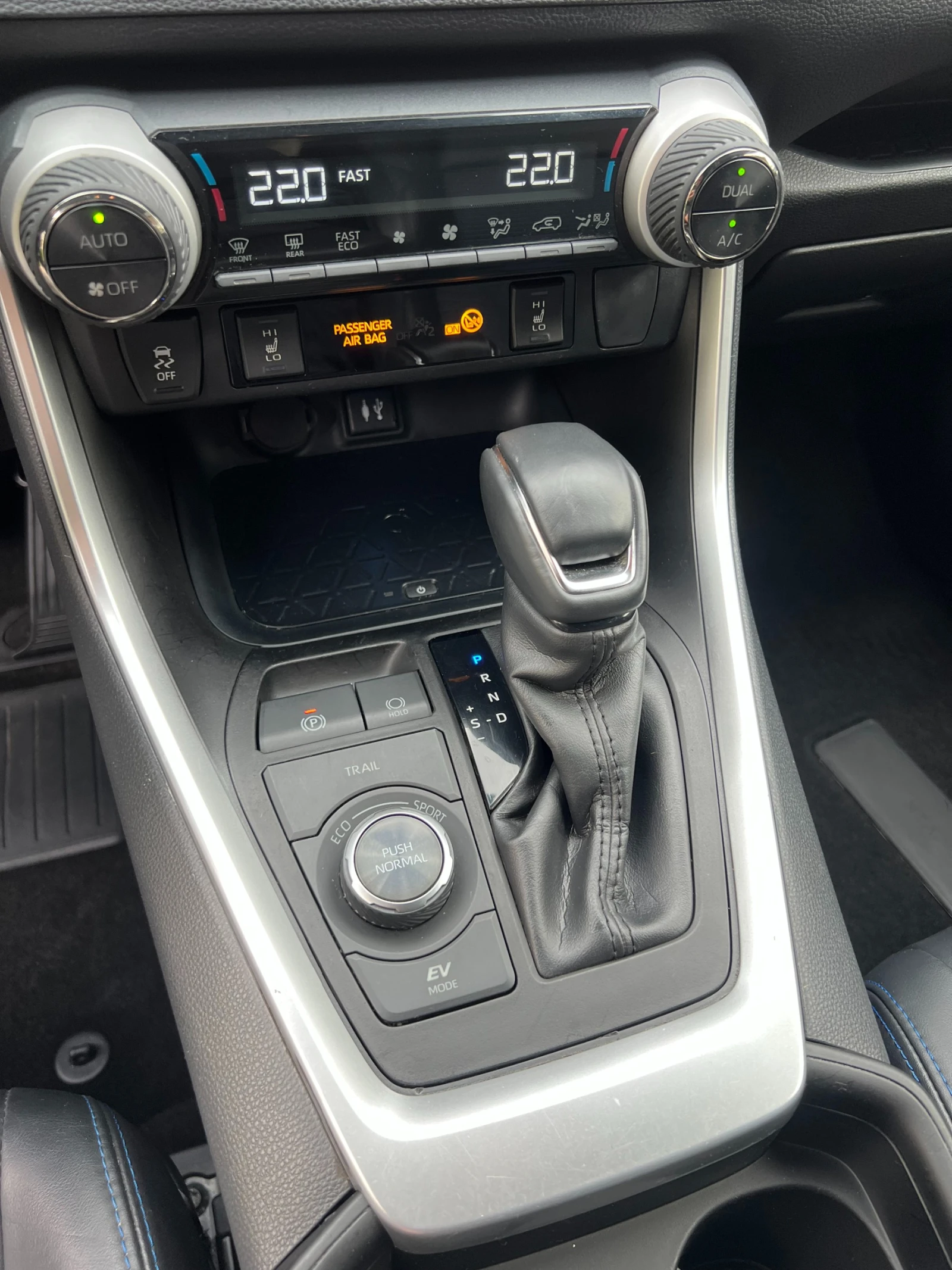 Toyota Rav4 2.5 HEV STYLE, снимка 12 - Автомобили и джипове - 54344039