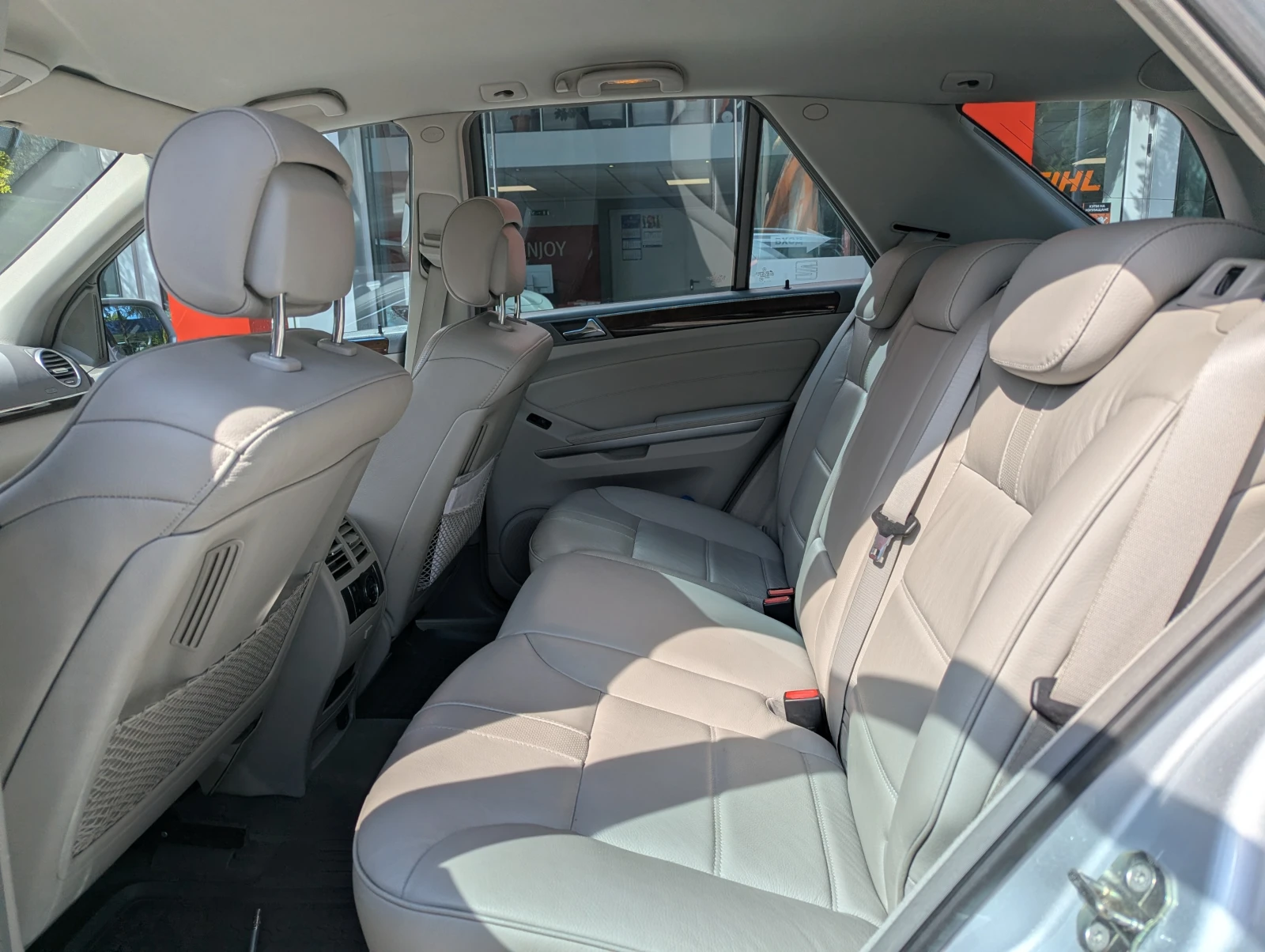 Mercedes-Benz ML 300 4MATIC 7G-TRONIC, снимка 15 - Автомобили и джипове - 54765817