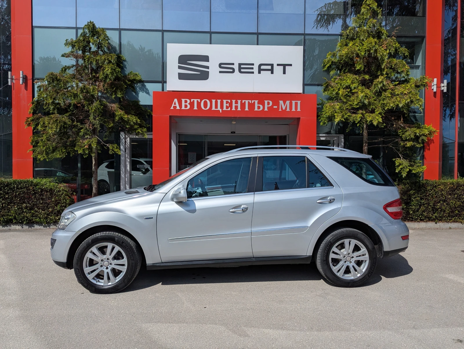 Mercedes-Benz ML 300 4MATIC 7G-TRONIC, снимка 2 - Автомобили и джипове - 54765817