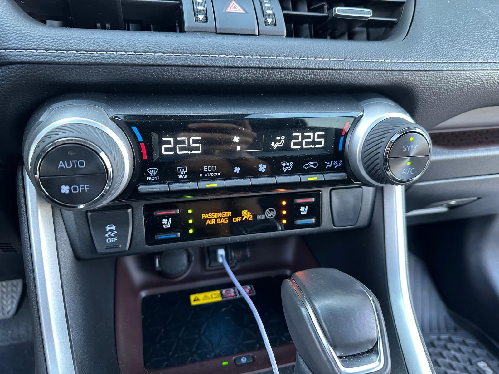 Toyota Rav4 2.5i AWD LIMITED * 360* Обдухване* Подгрев, снимка 11 - Автомобили и джипове - 56038629