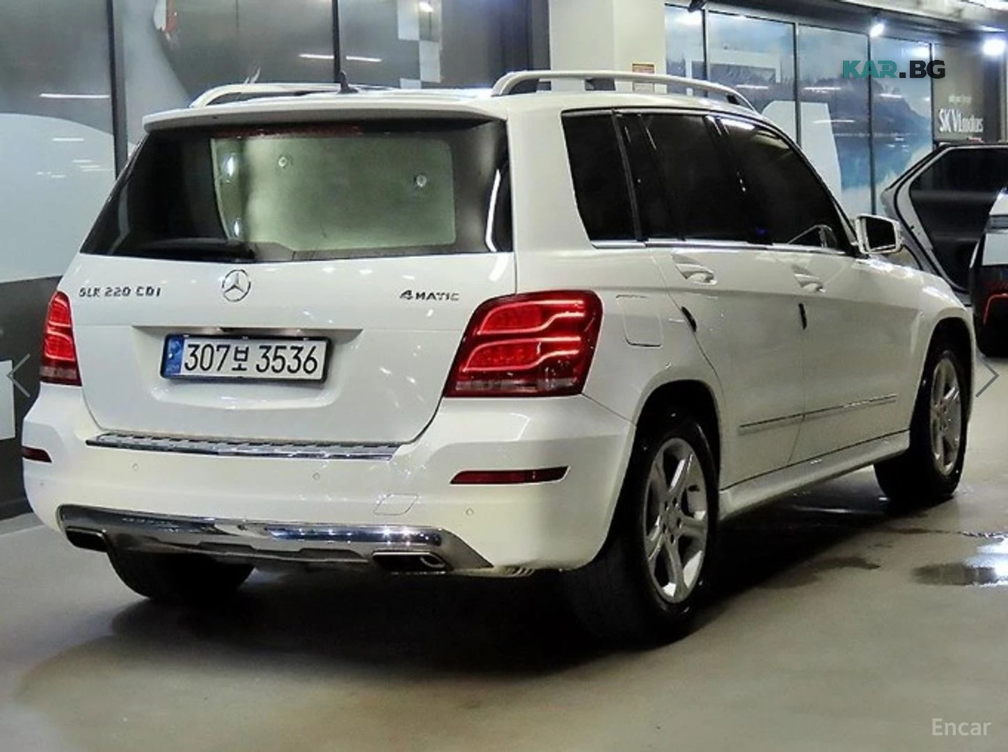 Mercedes-Benz GLK 2.2 D* PREMIUM* AMG LINE* CARPLAY* PANO*  , снимка 4 - Автомобили и джипове - 56047145