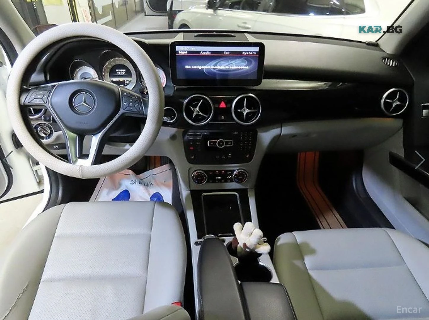 Mercedes-Benz GLK 2.2 D* PREMIUM* AMG LINE* CARPLAY* PANO*  , снимка 10 - Автомобили и джипове - 56047145
