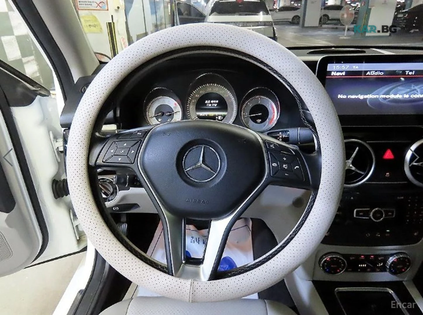 Mercedes-Benz GLK 2.2 D* PREMIUM* AMG LINE* CARPLAY* PANO*  , снимка 8 - Автомобили и джипове - 56047145