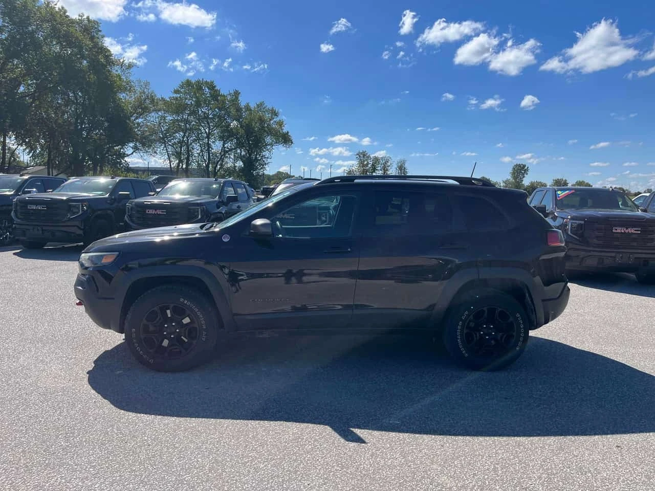 Jeep Cherokee * Trailhawk * CARFAX * БЕЗ ПЪРВОНАЧАЛНА ВНОСКА, снимка 2 - Автомобили и джипове - 56233477