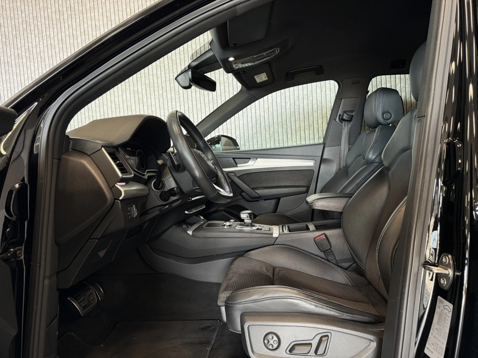 Audi Q5 40 TDI QUATTRO S LINE * ПЪРВИ СОБСТВЕНИК * , снимка 7 - Автомобили и джипове - 56315186