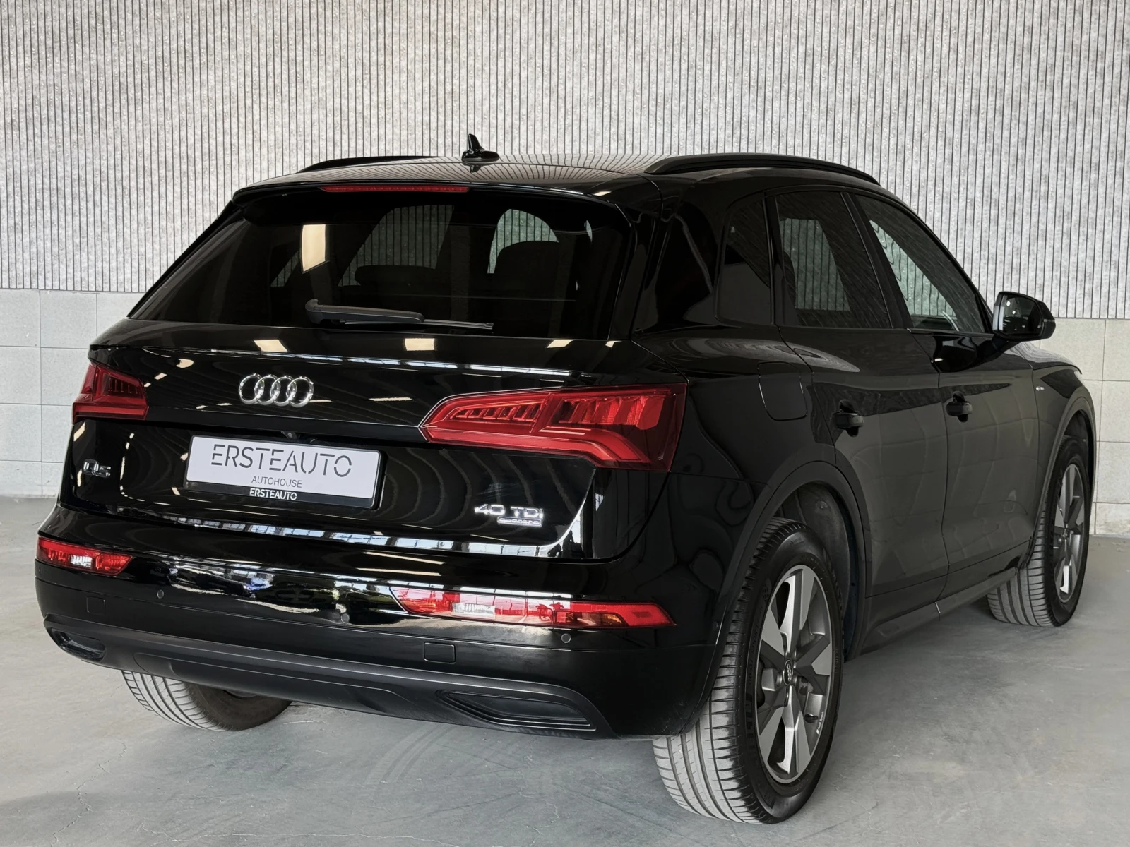 Audi Q5 40 TDI QUATTRO S LINE * ПЪРВИ СОБСТВЕНИК * , снимка 4 - Автомобили и джипове - 56315186