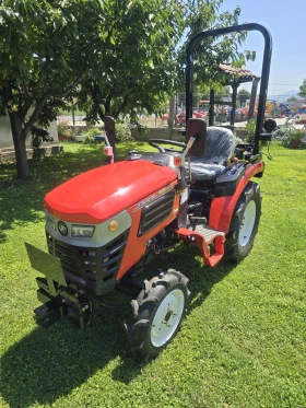 Трактор Hinomoto 3025, снимка 1