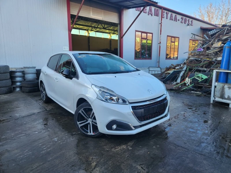 Peugeot 208 1.2T GT Line, снимка 9 - Автомобили и джипове - 43382493