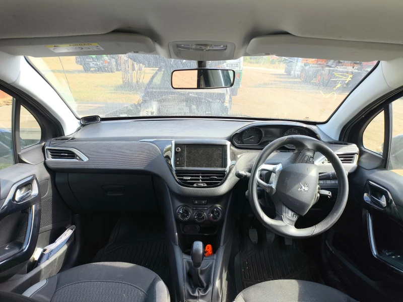 Peugeot 208 1.2i, 1.2T, снимка 7 - Автомобили и джипове - 43382493