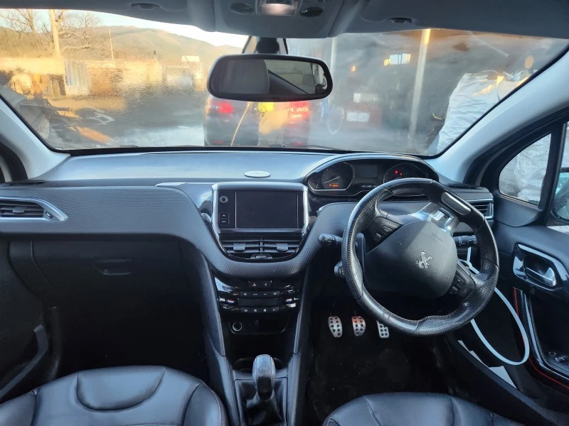 Peugeot 208 1.2T GT Line, снимка 5 - Автомобили и джипове - 43382493