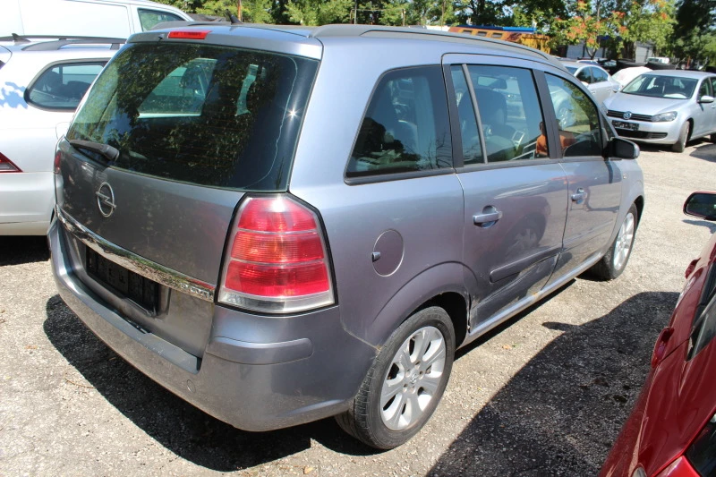 Opel Zafira 1.9ЦДТИ Нов внос, снимка 6 - Автомобили и джипове - 47403495