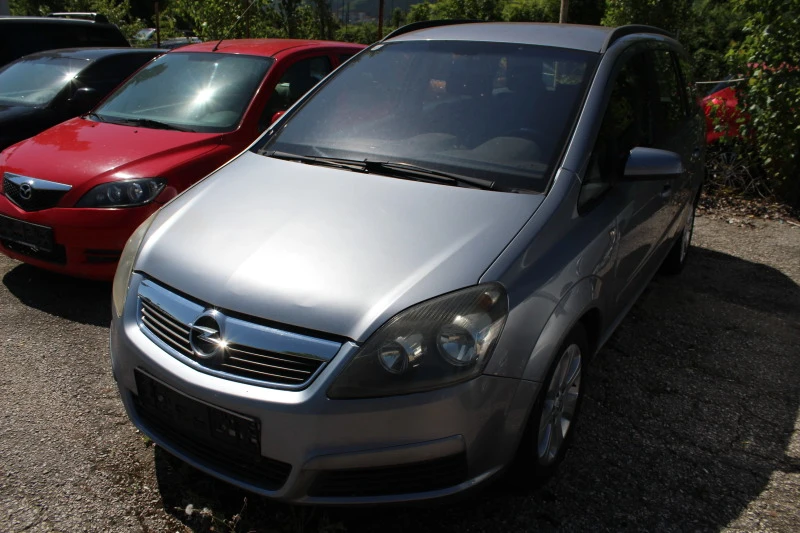 Opel Zafira 1.9ЦДТИ Нов внос, снимка 1 - Автомобили и джипове - 47403495