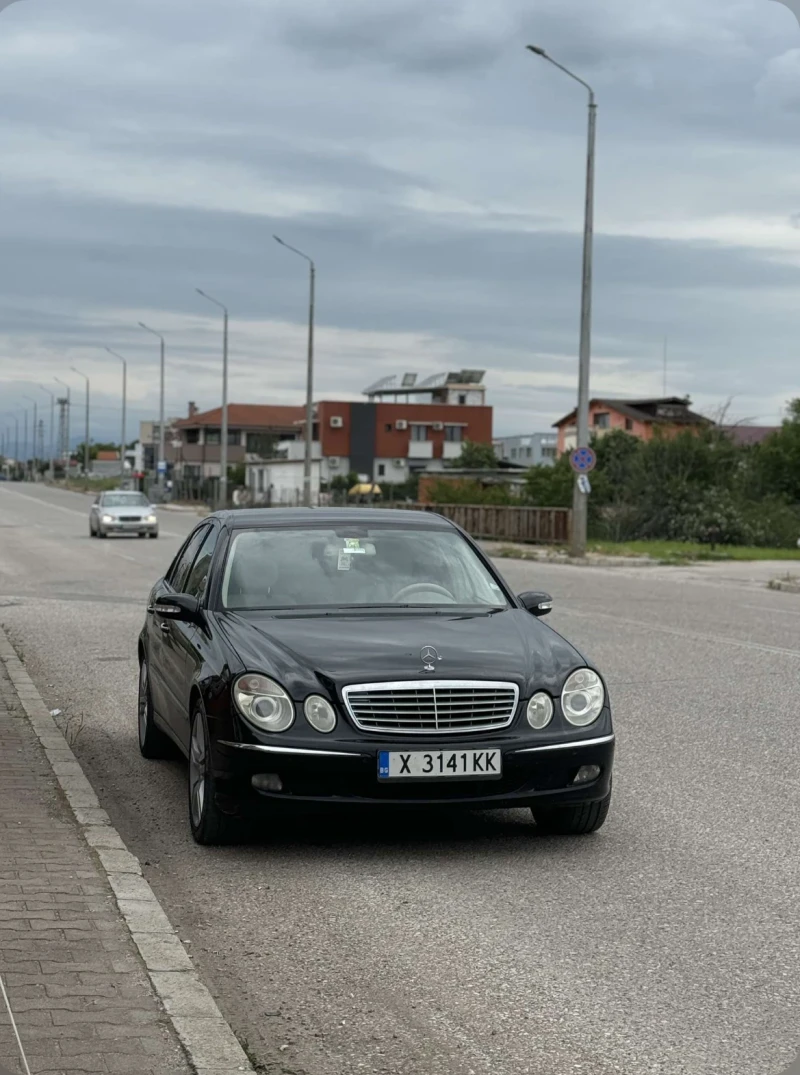 Mercedes-Benz E 200, снимка 1 - Автомобили и джипове - 49145431