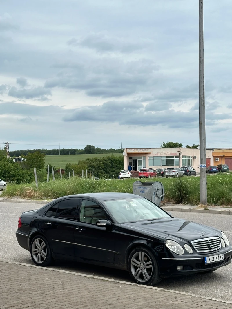 Mercedes-Benz E 200, снимка 3 - Автомобили и джипове - 49145431