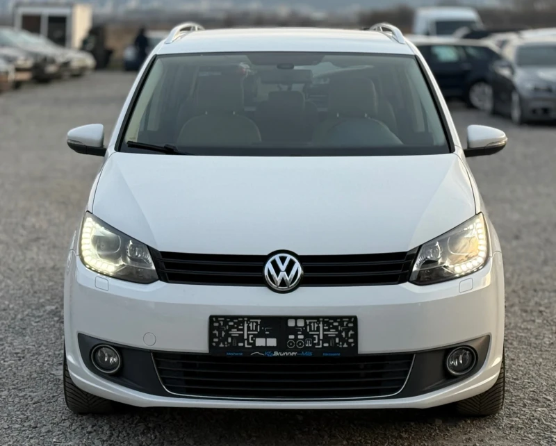 VW Touran 2.0TDi 140к.с * DSG* * Ксенон* * Навигация* , снимка 2 - Автомобили и джипове - 49469725