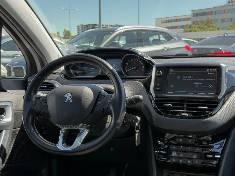 Peugeot 2008 1.2 PureTech * 110p.s * Allure* 89 000km* От Бълга, снимка 12 - Автомобили и джипове - 52622356