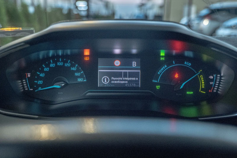 Peugeot 208 е/50kWh/FullLed/Sport/Adaptive/Climatronic/Navi, снимка 11 - Автомобили и джипове - 52409526