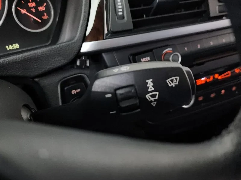 BMW 320, снимка 16 - Автомобили и джипове - 53715382