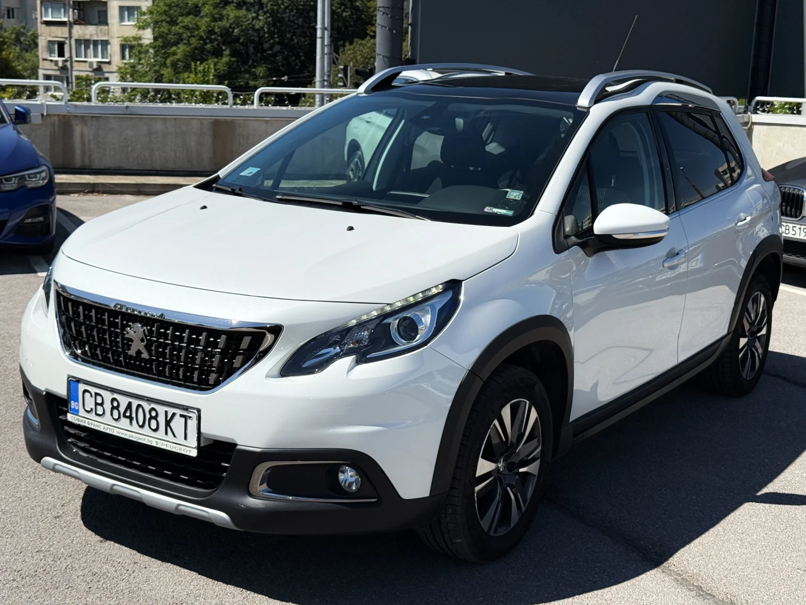 Peugeot 2008 1.2 PureTech * 110p.s * Allure* 89 000km* От Бълга, снимка 1
