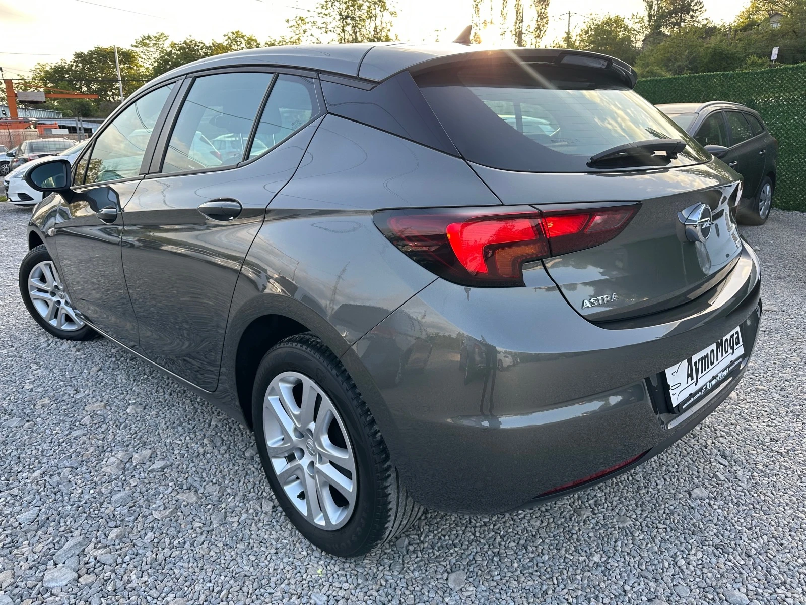 Opel Astra 1.6 NAVI.LED.PERFEKTNA - изображение 4