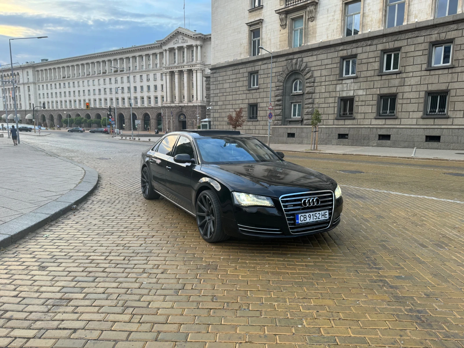 Audi A8 4.2 Безин 4х4 Long - изображение 2