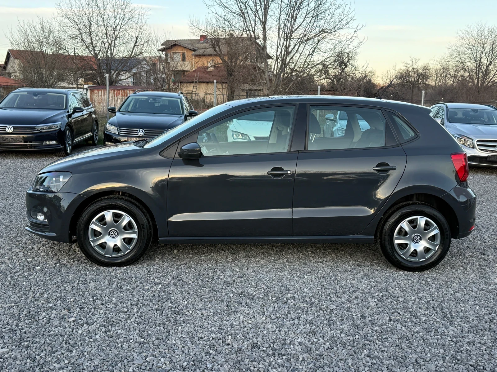 VW Polo Facelift 2015 1.4 TDI (75hp)Euro6B/ЦвятNardo Grey, снимка 4 - Автомобили и джипове - 53788118