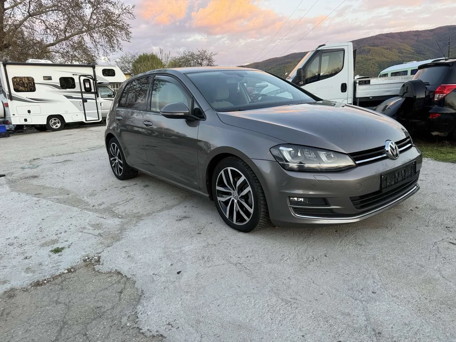 VW Golf VII 1.6, снимка 2 - Автомобили и джипове - 54098236