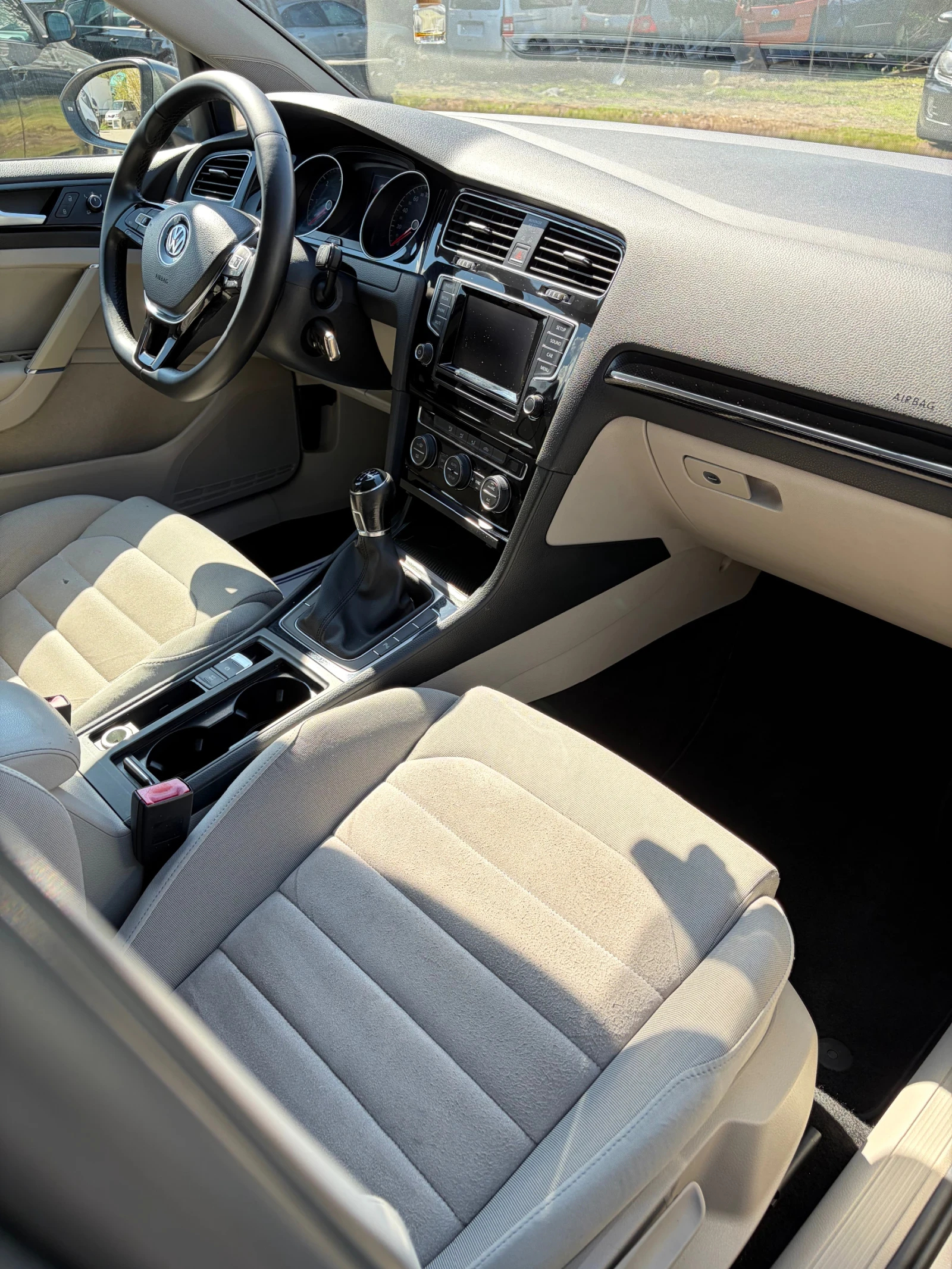 VW Golf VII 1.6, снимка 15 - Автомобили и джипове - 54098236