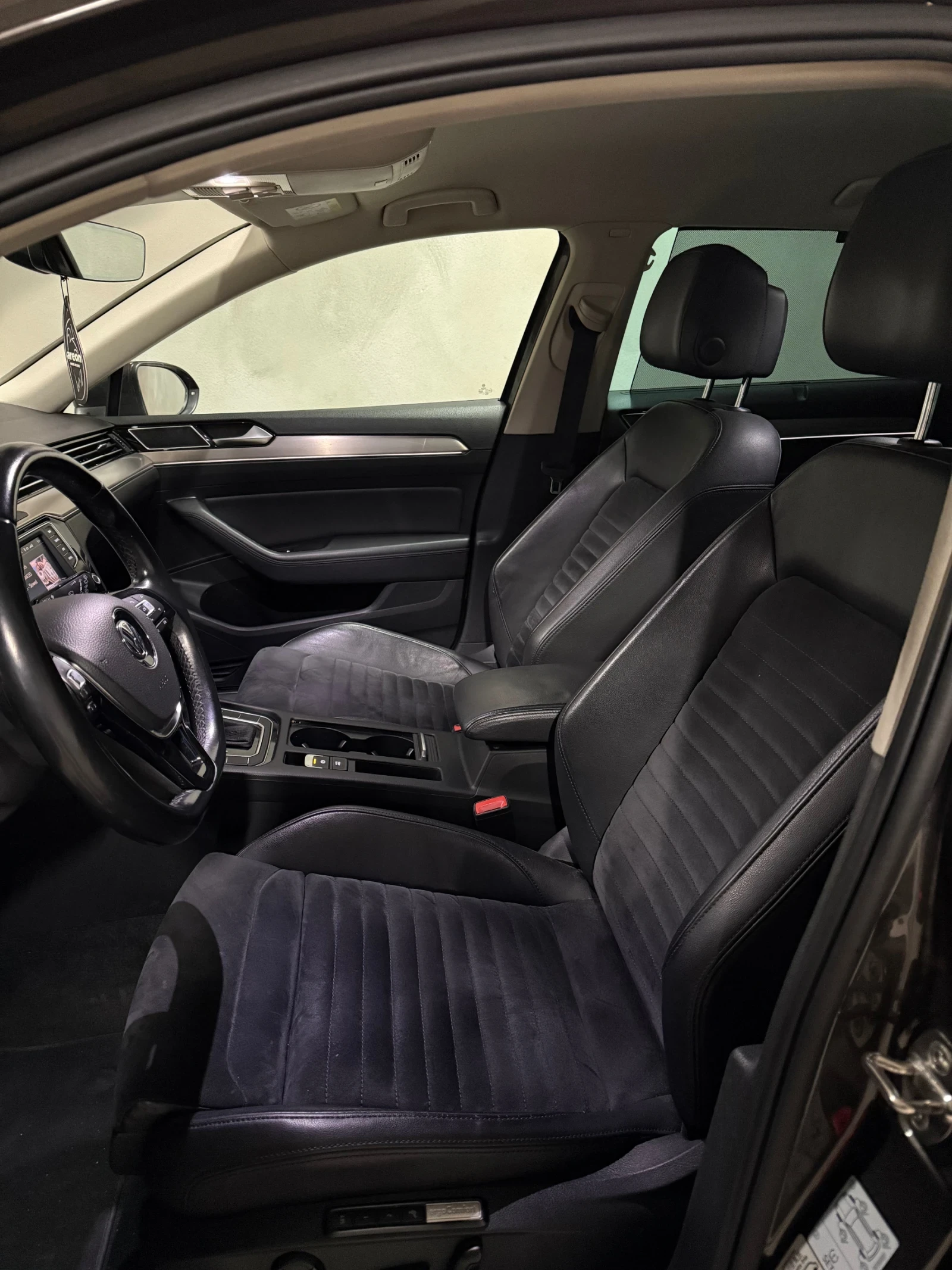 VW Passat 2.0 TDI Първи собственик , снимка 7 - Автомобили и джипове - 54477887