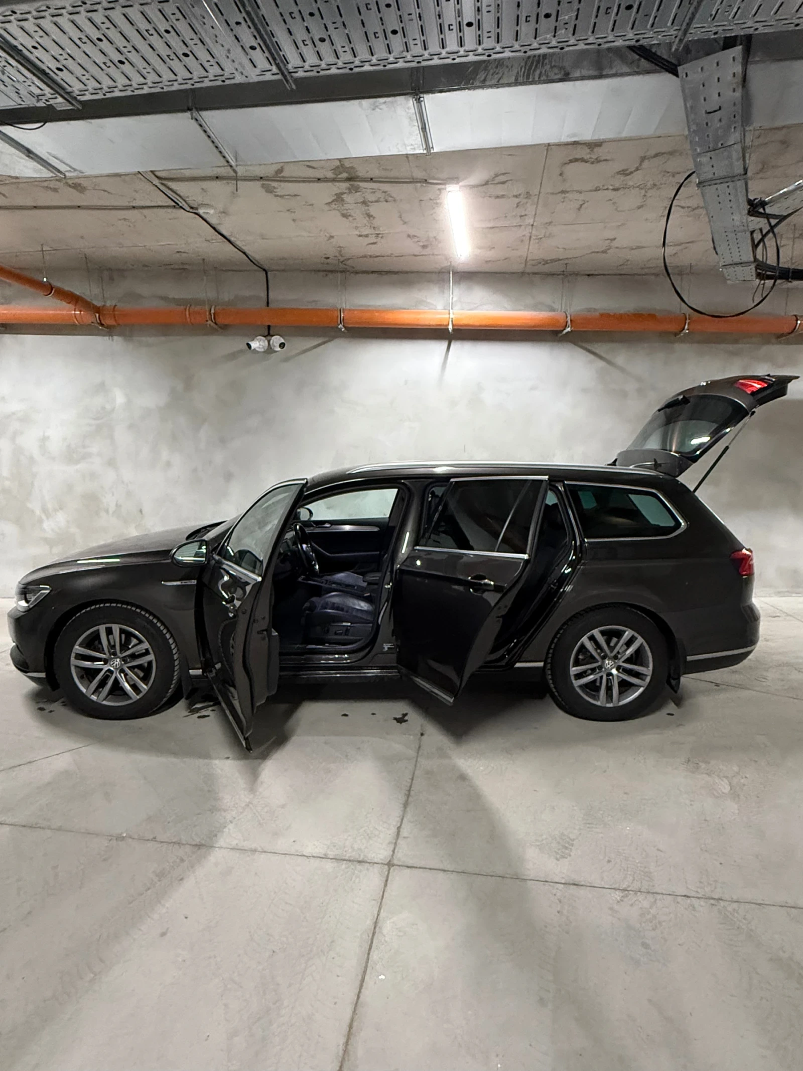 VW Passat 2.0 TDI Първи собственик , снимка 11 - Автомобили и джипове - 54477887