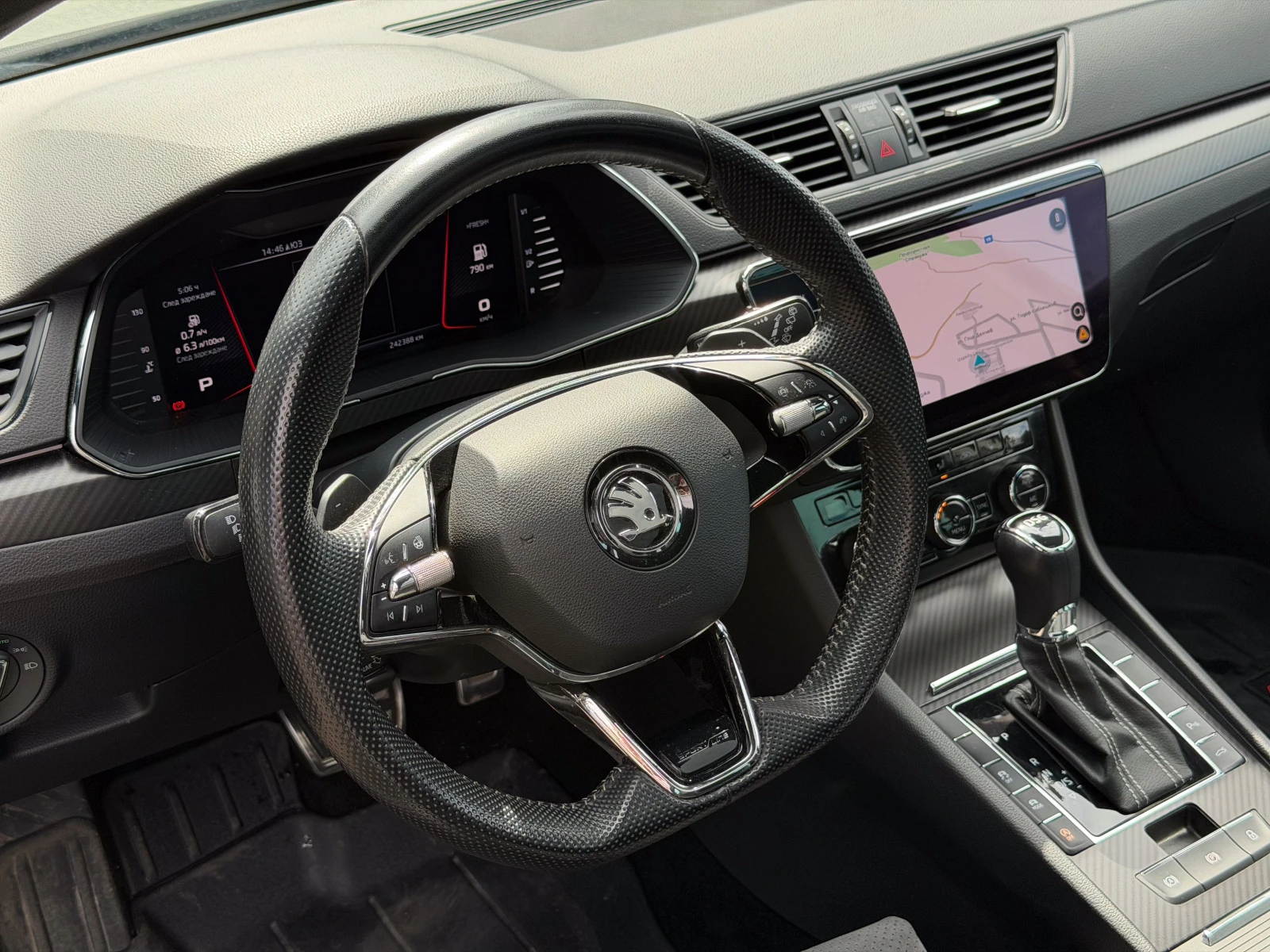 Skoda Superb SportLine 2.0TDI, снимка 11 - Автомобили и джипове - 54176206