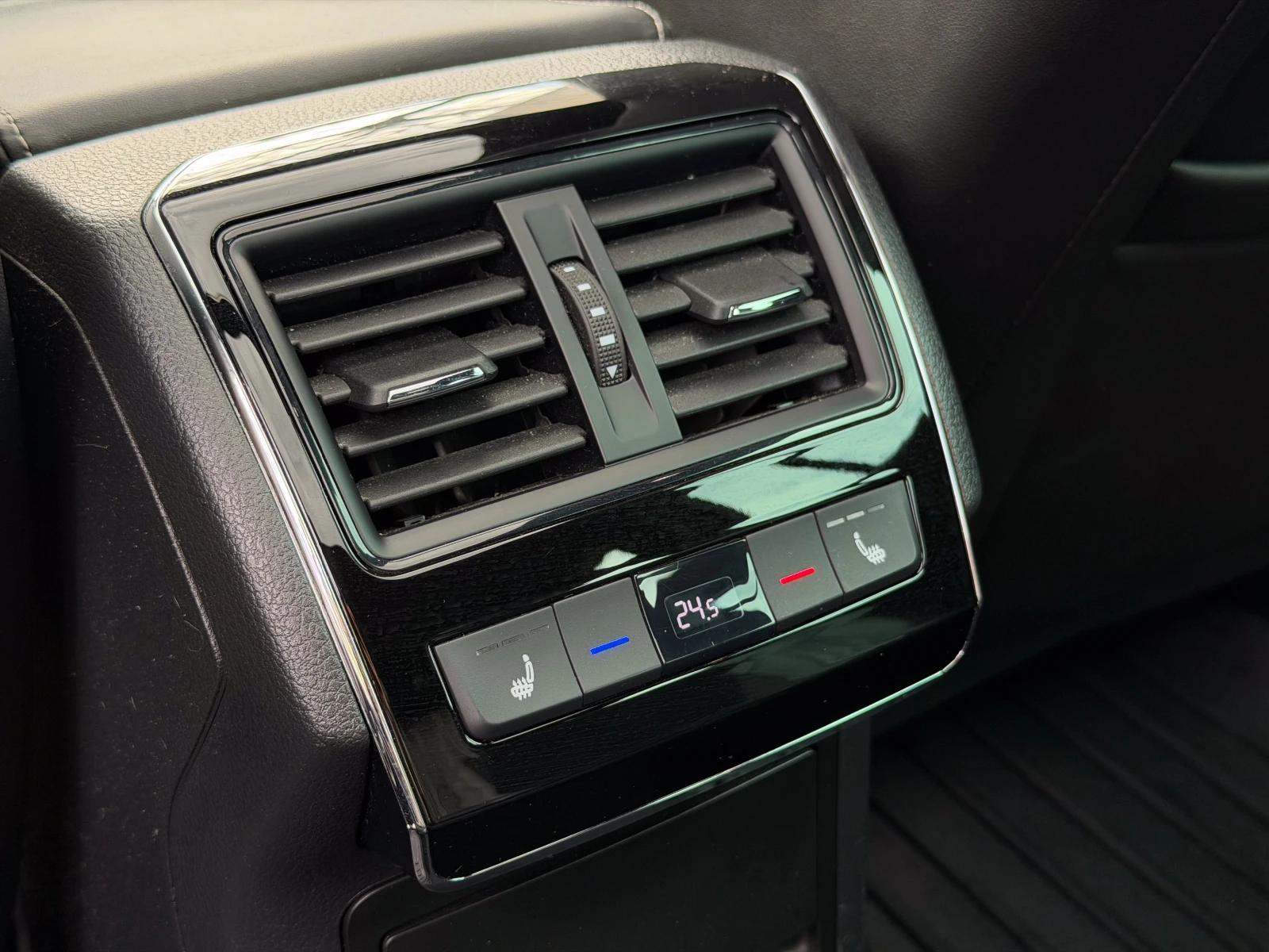 Skoda Superb SportLine 2.0TDI, снимка 14 - Автомобили и джипове - 54176206