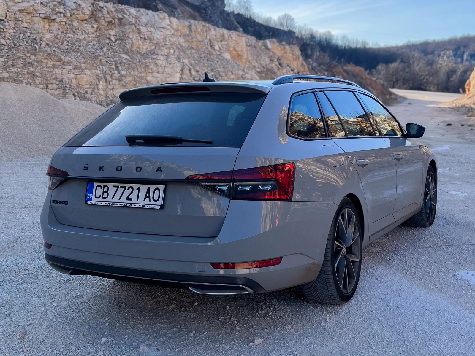 Skoda Superb SportLine 2.0TDI, снимка 2 - Автомобили и джипове - 54176206