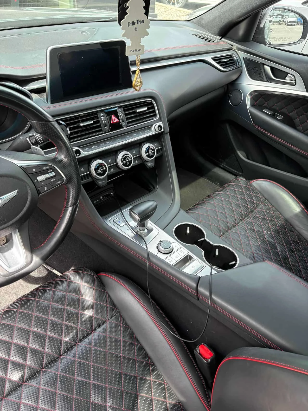 Genesis G70 * 3.3T Sport * DISTRONIC* ОБДУХВАНЕ* ПАНОРАМА* , снимка 8 - Автомобили и джипове - 54345754