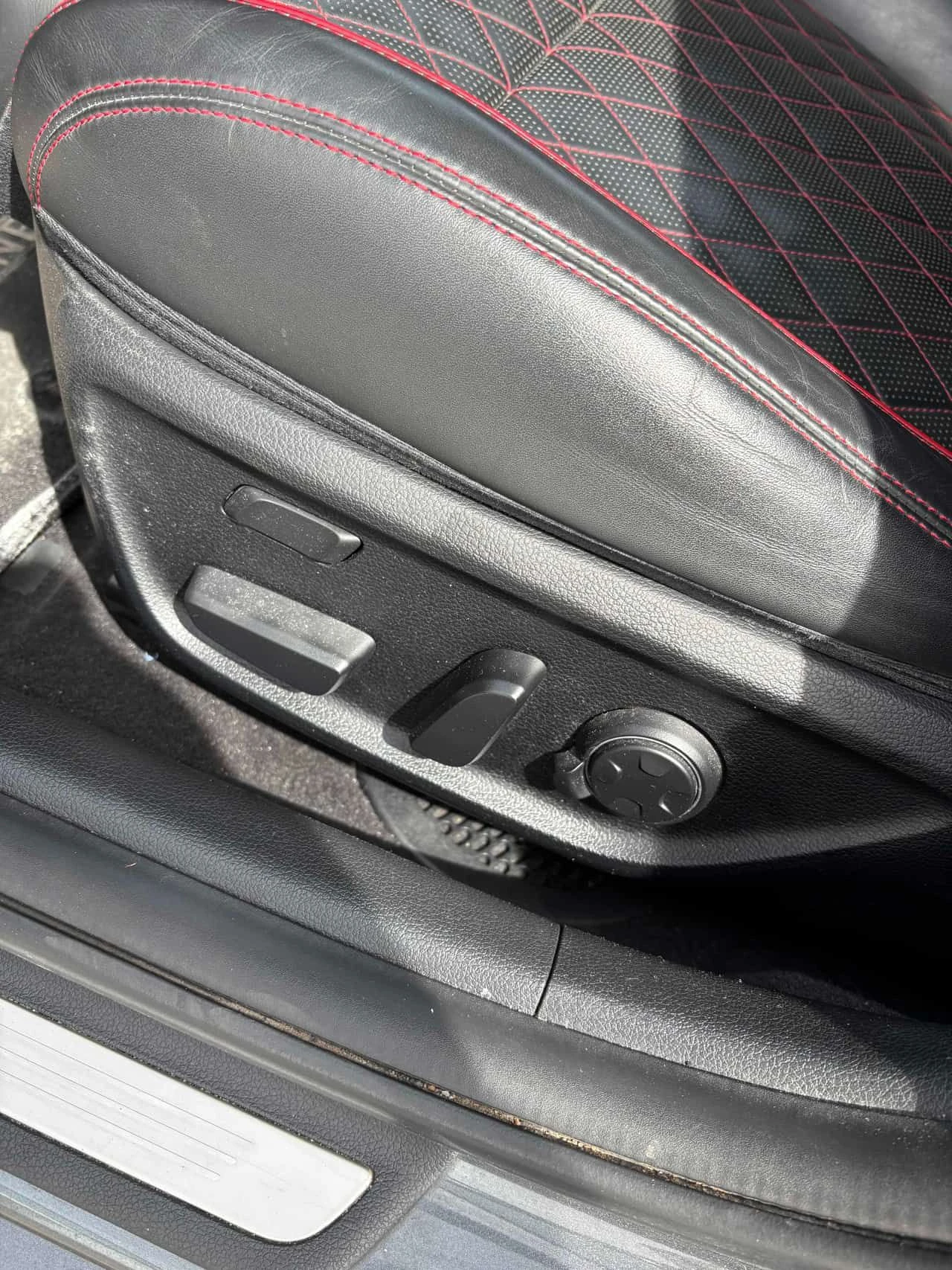 Genesis G70 * 3.3T Sport * DISTRONIC* ОБДУХВАНЕ* ПАНОРАМА* , снимка 10 - Автомобили и джипове - 54345754