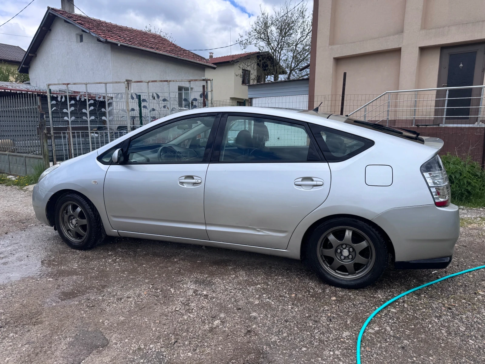 Toyota Prius, снимка 6 - Автомобили и джипове - 54398822