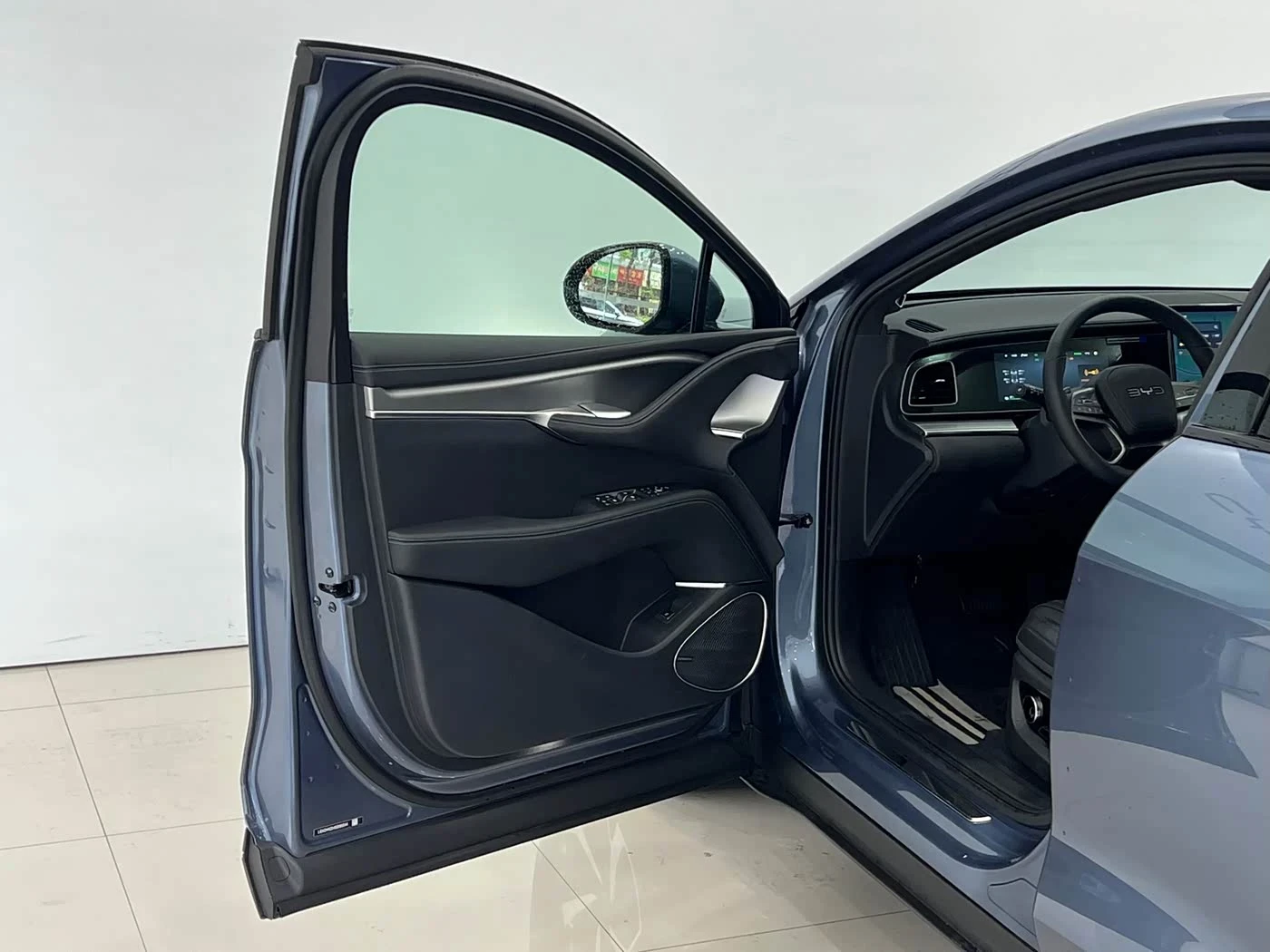 BYD Sealion 7 Smart Navigation edition 550 autogeorge.com, снимка 15 - Автомобили и джипове - 54426624