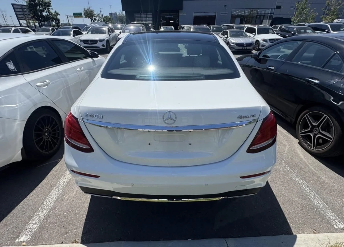 Mercedes-Benz E 400 4MATIC * ПАНОРАМА * PREMIUM PACKAGE * CARFAX * , снимка 4 - Автомобили и джипове - 54775191