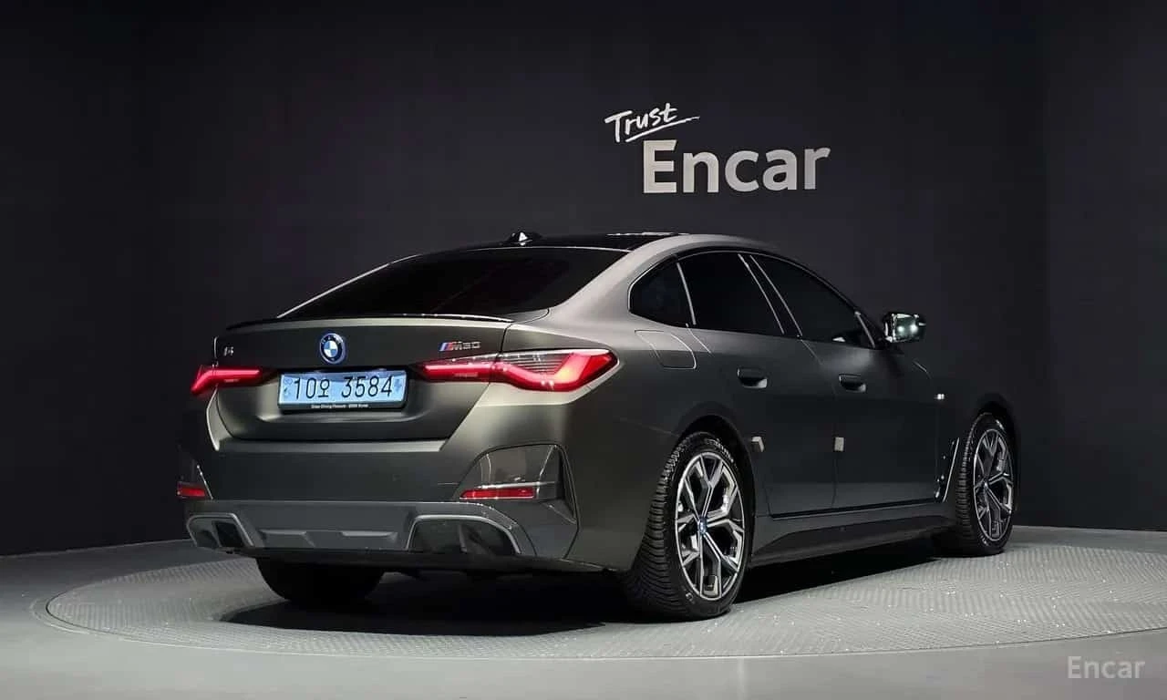 BMW i4 * eDrive40 M Sports Pro * ЦЕНА ДО БГ, снимка 2 - Автомобили и джипове - 56220612