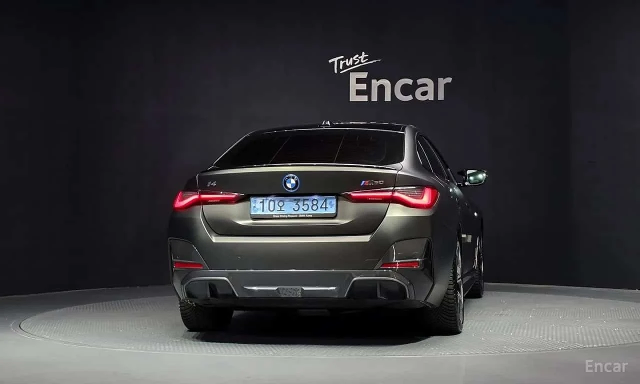 BMW i4 * eDrive40 M Sports Pro * ЦЕНА ДО БГ, снимка 4 - Автомобили и джипове - 56220612