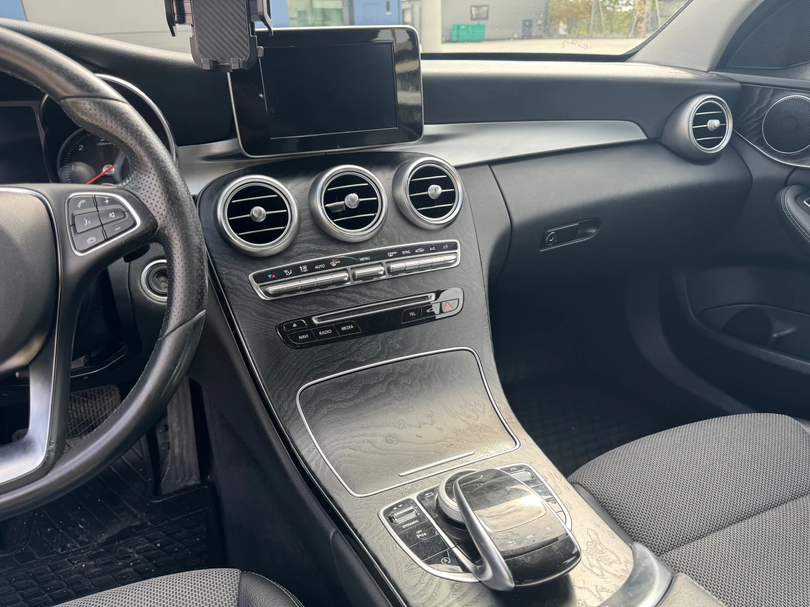 Mercedes-Benz C 220, снимка 15 - Автомобили и джипове - 56503048