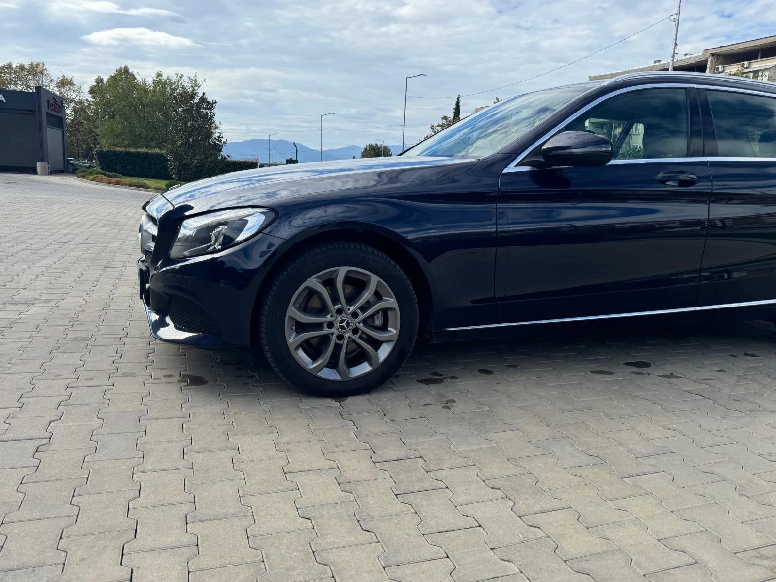 Mercedes-Benz C 220, снимка 2 - Автомобили и джипове - 56503048