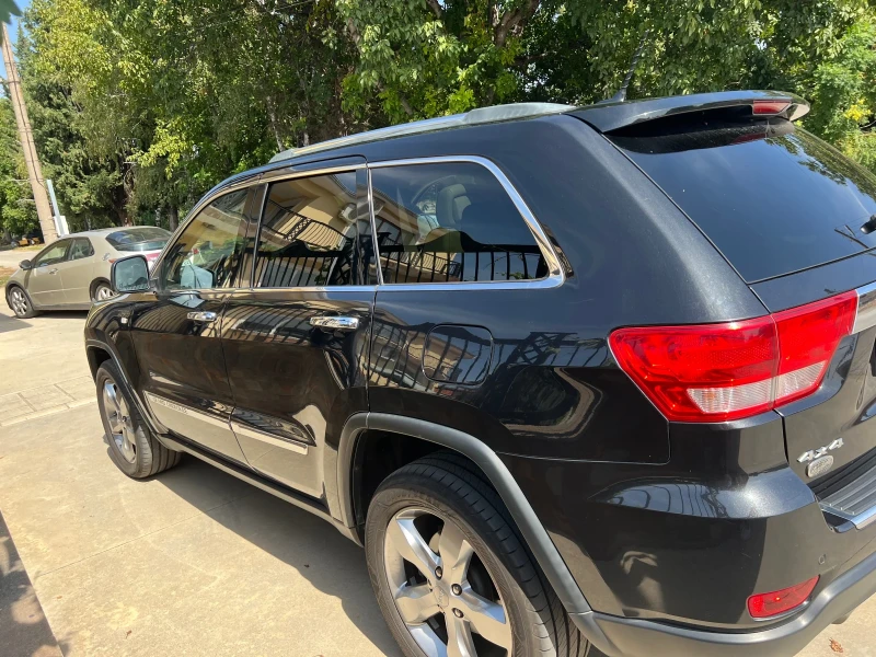 Jeep Grand cherokee Overland, снимка 5 - Автомобили и джипове - 47560099