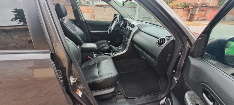 Suzuki Grand vitara 2.4i, Газ, снимка 4 - Автомобили и джипове - 47474653