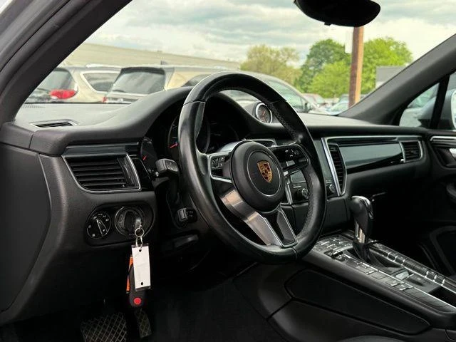 Porsche Macan, снимка 10 - Автомобили и джипове - 54783101