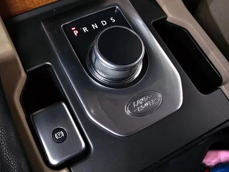 Land Rover Discovery, снимка 9 - Автомобили и джипове - 56738262