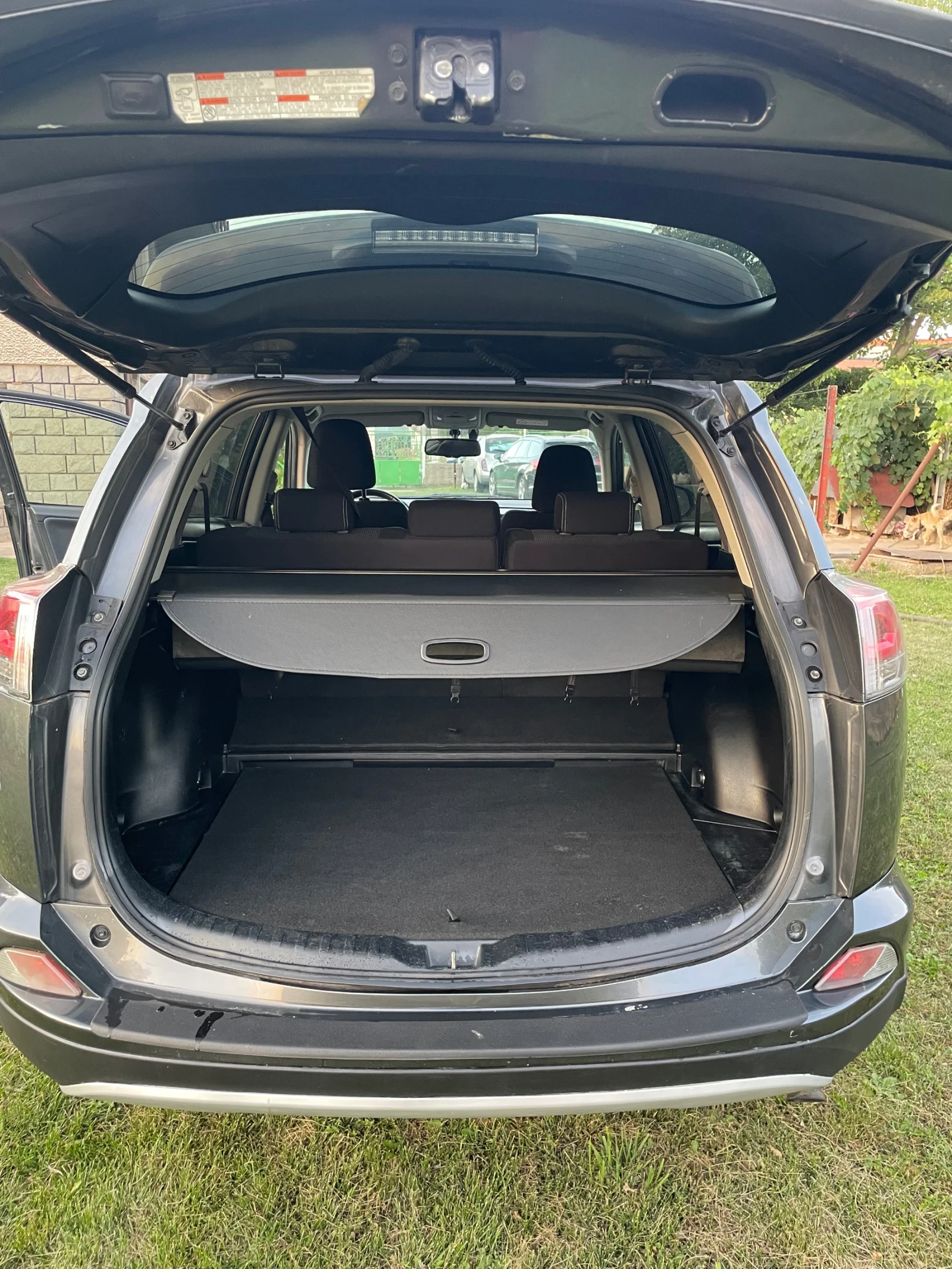 Toyota Rav4 2.5 Hybrid  - изображение 10