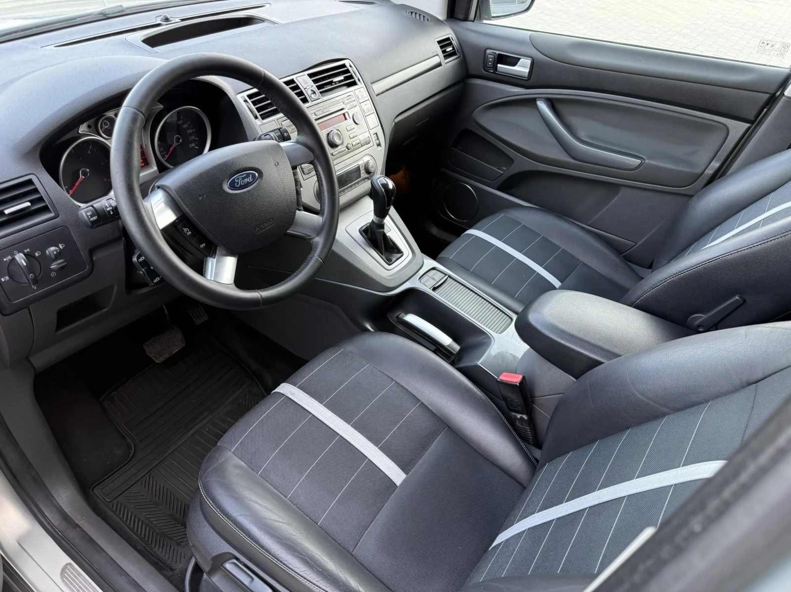 Ford Kuga 2.0 TDCi 4X4 / AVTOMAT / TITANIUM / KOJA / PODGREV - изображение 10