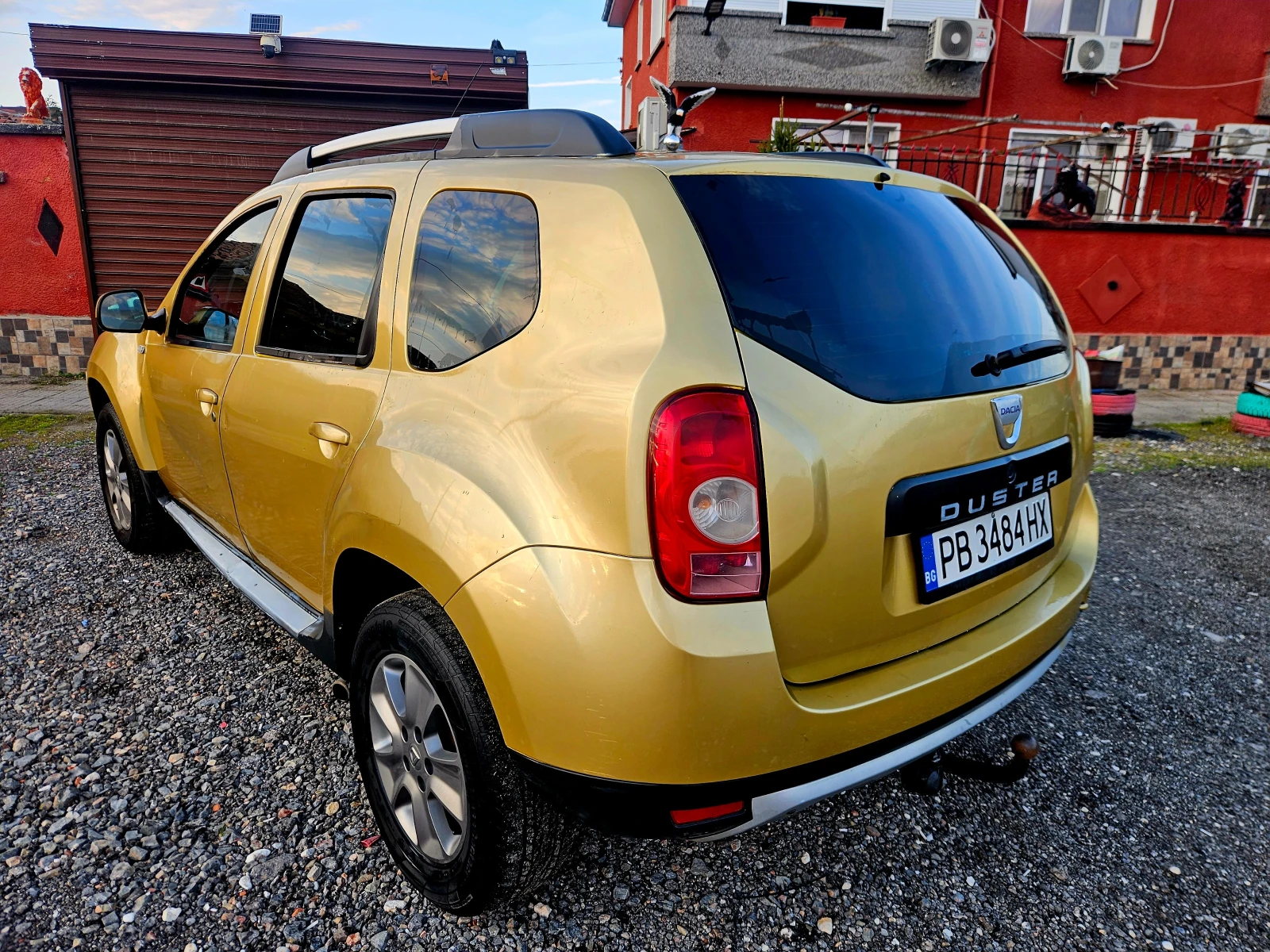 Dacia Duster 2.0 климатик, снимка 6 - Автомобили и джипове - 53990240